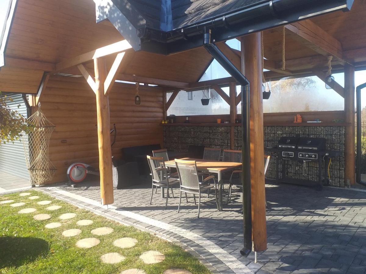 Bialy Jelen Z Basenem I Jacuzzi